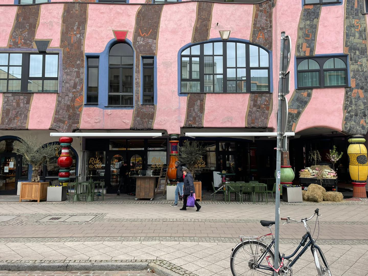 Markise für hundertwasserhaus
